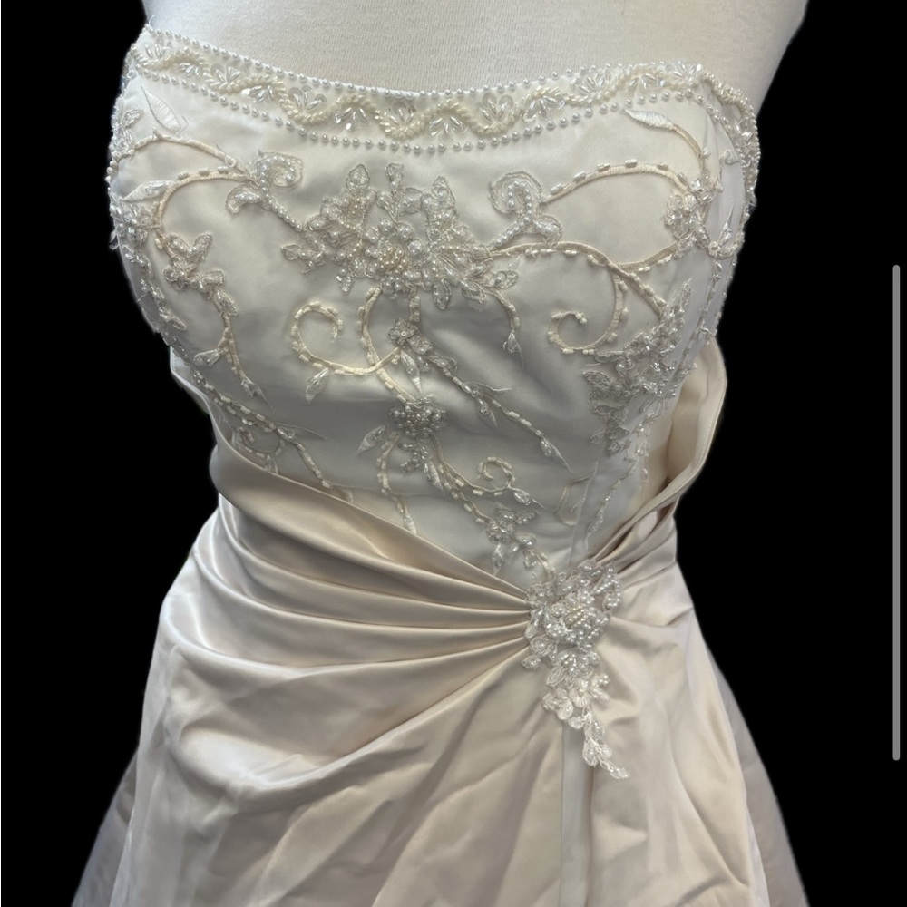 David’s Bridal Michaelangelo 5339 Wedding Dress